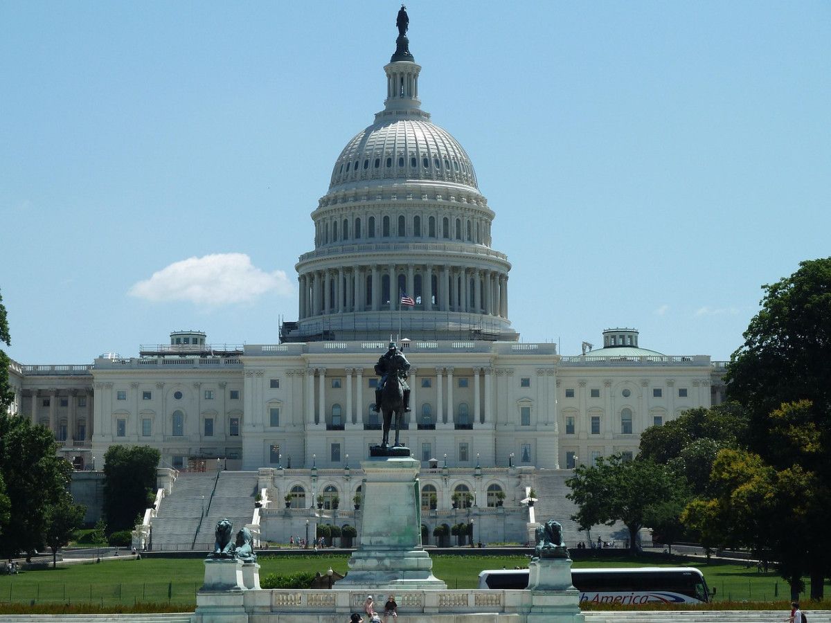 découvrez washington, la capitale des états-unis, riche en histoire, culture et monuments emblématiques. explorez le capitole, la maison blanche et le musée national d'histoire américaine, tout en vous imprégnant de l'atmosphère dynamique de cette métropole pleine de vie.