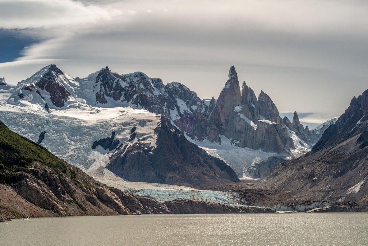 découvrez notre guide de voyage complet en argentine : conseils pratiques, lieux incontournables, culture locale et astuces pour une aventure inoubliable.