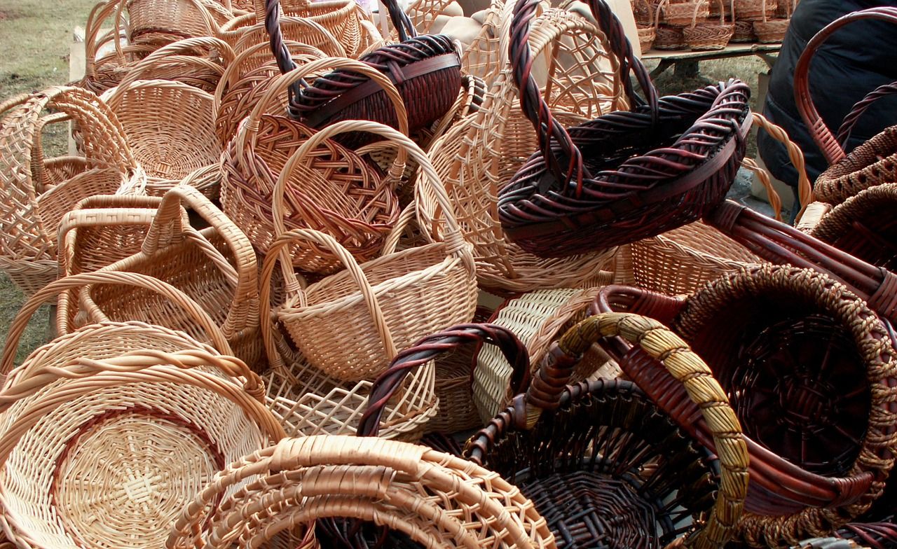 découvrez notre collection unique de céramiques artisanales, alliant savoir-faire traditionnel et designs modernes. chaque pièce est fabriquée à la main avec passion, ajoutant une touche d'originalité et d'élégance à votre intérieur.