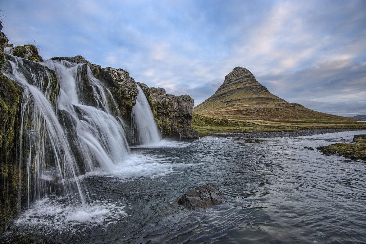 découvrez les joies du voyage en solo en islande : conseils, itinéraires et astuces pour une aventure inoubliable au cœur des paysages sauvages.
