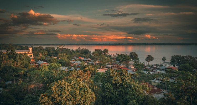 découvrez la colombie, un pays riche en culture, en paysages époustouflants et en histoire fascinante. explorez ses villes vibrantes, sa biodiversité incroyable et sa délicieuse cuisine. parfait pour les aventuriers et les passionnés de culture!