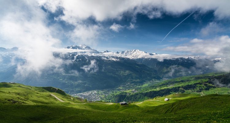 découvrez des aventures en plein air inoubliables à travers des paysages époustouflants. que vous soyez passionné de randonnée, d'escalade, ou de sports nautiques, trouvez l'inspiration pour votre prochaine escapade en pleine nature.