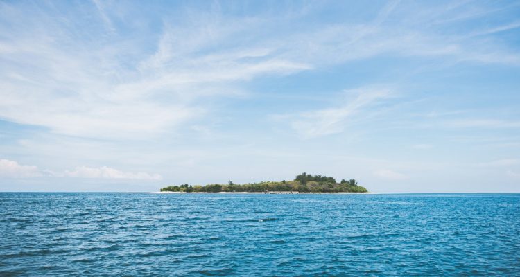 découvrez les magnifiques îles thaïlandaises, un véritable paradis tropical où plages de sable blanc, eaux turquoise et paysages époustouflants vous attendent. explorez la culture locale, savourez la cuisine traditionnelle et profitez d'activités variées pour une expérience inoubliable en thaïlande.