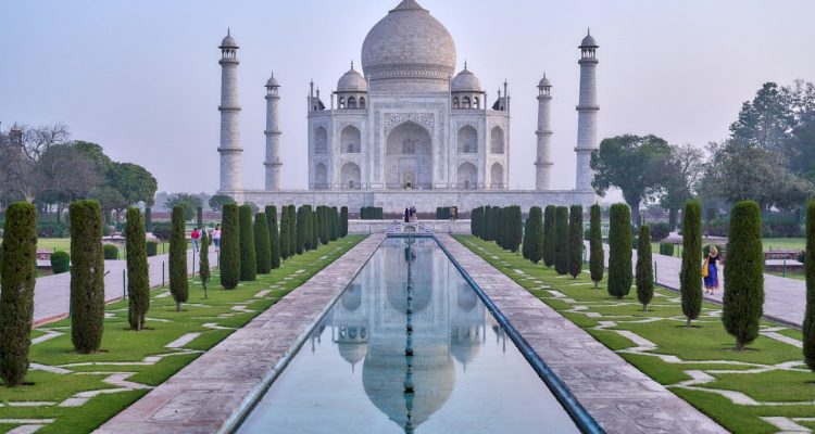 découvrez l'essence des voyages culturels en explorant des traditions, des patrimoines et des coutumes uniques à travers le monde. vivez des expériences enrichissantes qui éveillent vos sens et vous connectent aux diversités culturelles.