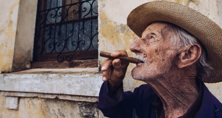 découvrez cuba, une île caribéenne pleine de charme, riche en culture, histoire et paysages époustouflants. explorez ses plages paradisiaques, profitez de sa musique vibrante et savourez sa gastronomie unique. plongez dans l'ambiance chaleureuse de la havane et laissez-vous séduire par la beauté de ce pays fascinant.