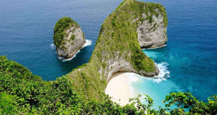 découvrez l'île envoûtante de bali, où plages de rêve, culture vibrante et paysages époustouflants s'entrelacent. plongez dans l'aventure, entre temples majestueux et rizières vertigineuses, et laissez-vous séduire par l'hospitalité balinaise.