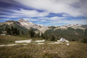 découvrez les meilleurs campings pour des vacances inoubliables en pleine nature. que vous soyez en famille, entre amis ou en solo, trouvez l'endroit idéal pour profiter de paysages magnifiques et d'activités variées. explorez nos sélections et préparez-vous à vivre des aventures mémorables.