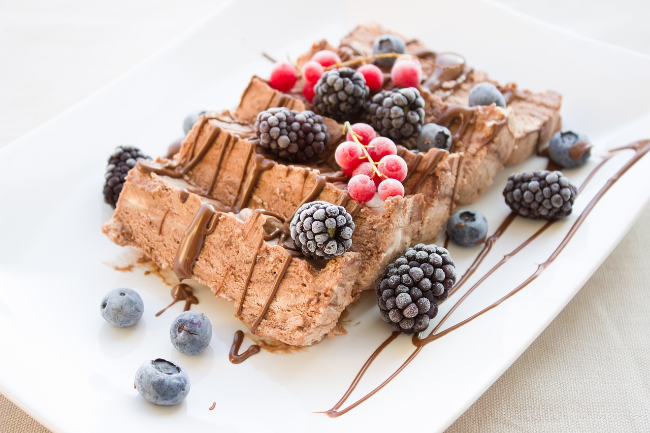 découvrez une délicieuse sélection de desserts allant des classiques intemporels aux créations gourmandes modernes. que vous soyez amateur de pâtisseries, de glaces ou de douceurs fruitées, notre collection saura satisfaire toutes vos envies sucrées.