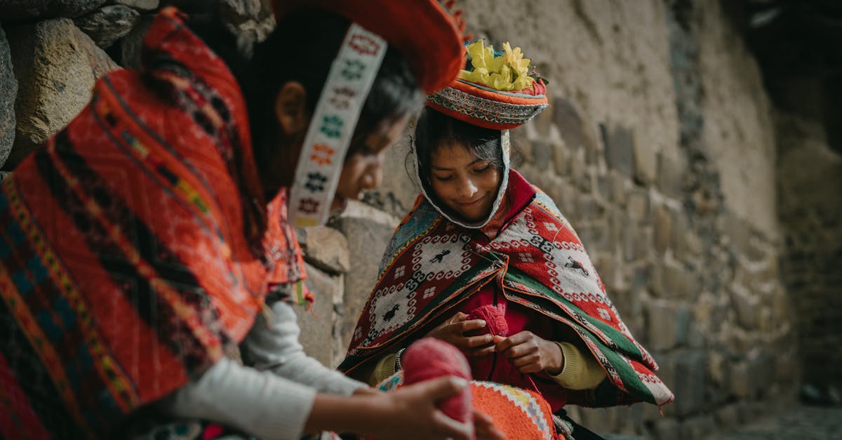 découvrez l'authenticité et le savoir-faire des artisans du village, où traditions et créations se rencontrent. explorez un univers riche en couleurs et en émotions, où chaque pièce raconte une histoire unique.