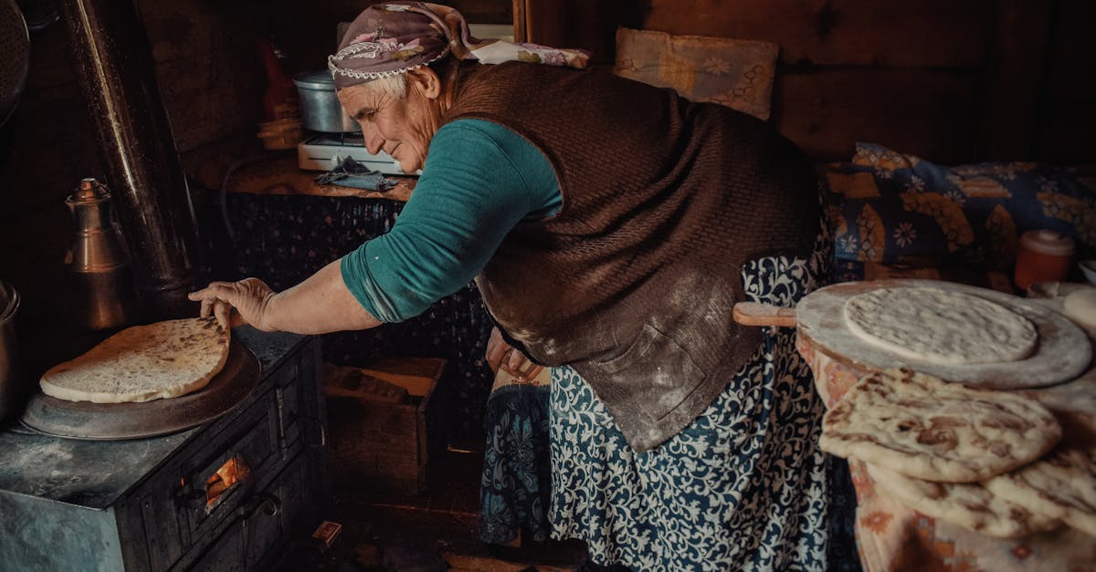 découvrez l'artisan village, un lieu unique où l'artisanat traditionnel prend vie. explorez les ateliers des artisans passionnés, admirez leurs créations faites main et plongez dans l'authenticité d'une culture riche en savoir-faire. chaque coin de cet artisan village raconte une histoire à travers des produits d'exception.