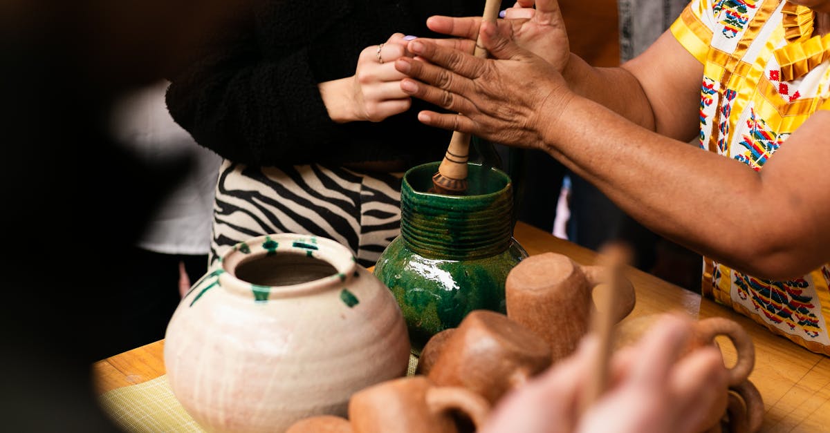 découvrez l'univers des artisans : passion, savoir-faire et créativité au service de l'artisanat. explorez des créations uniques et soutenez le travail des professionnels qui redonnent vie aux traditions et à l'authenticité.