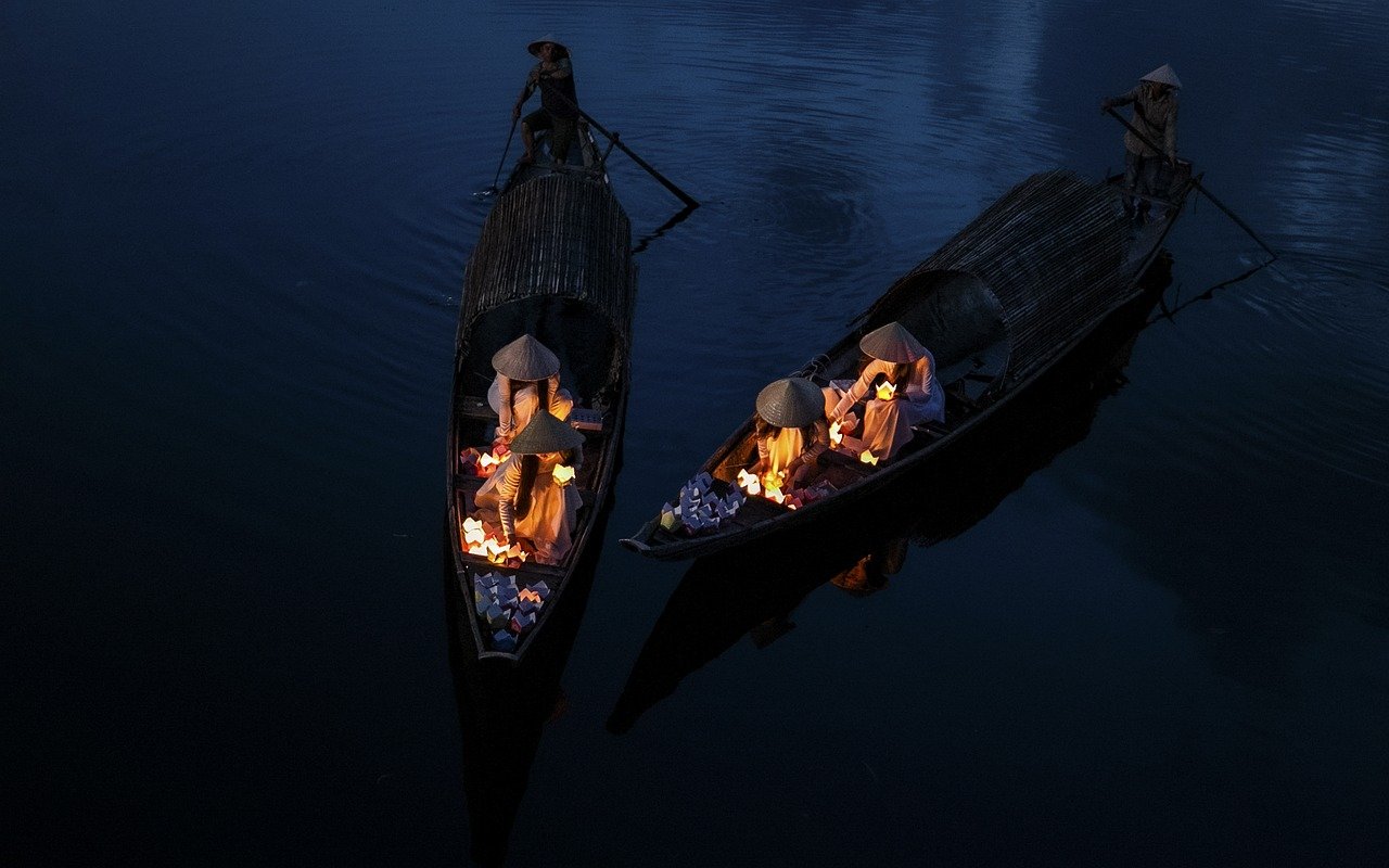 découvrez les traditions festives qui illuminent nos célébrations à travers le monde. explorez les coutumes, les rituels et les spécialités qui rendent chaque fête unique et mémorable.