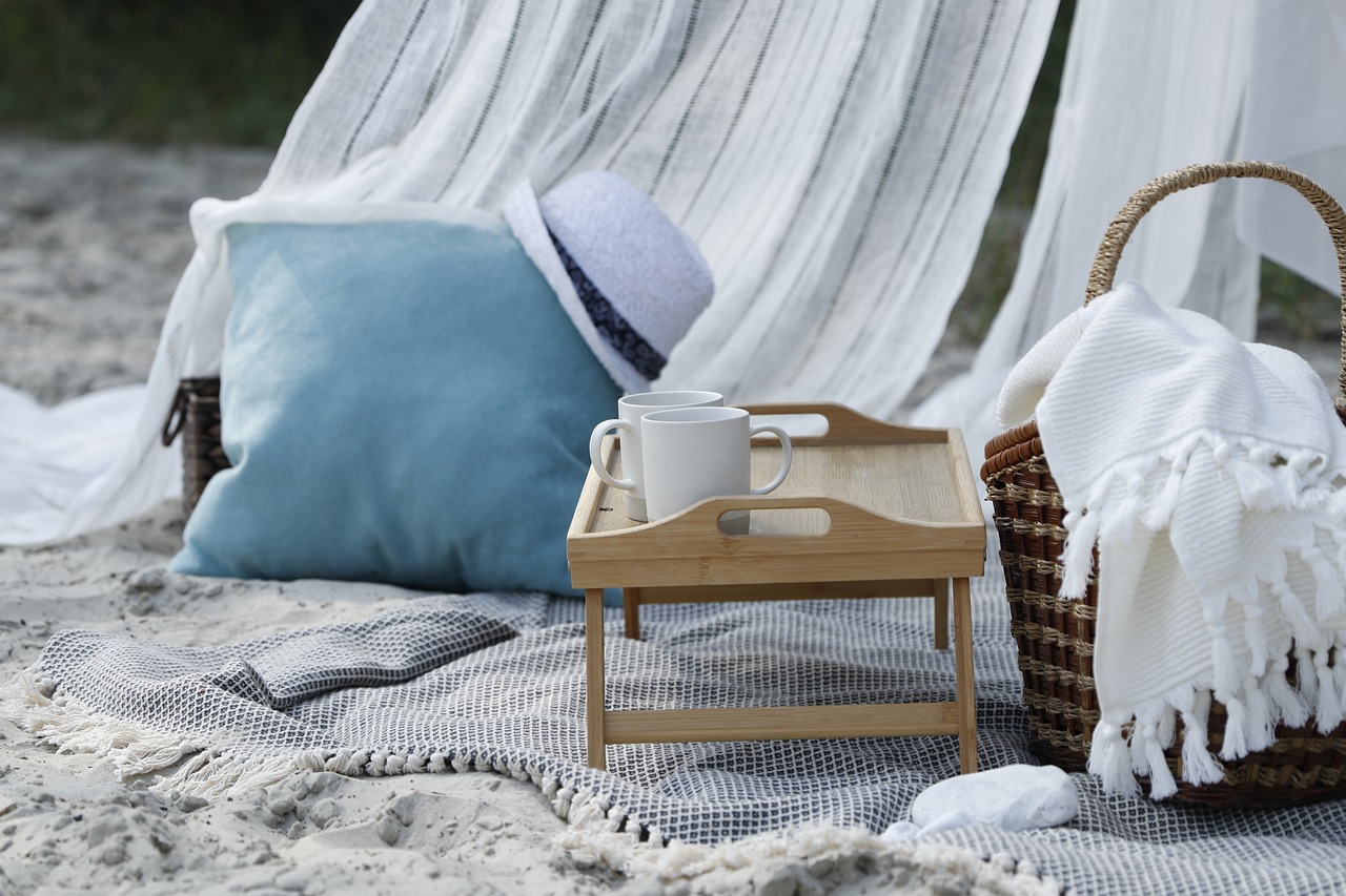 découvrez l'art du picnic avec nos conseils pratiques, idées de recettes savoureuses et accessoires indispensables pour profiter d'un moment convivial en plein air. transformez votre sortie en un véritable festin, que ce soit dans un parc, sur la plage ou dans votre jardin.