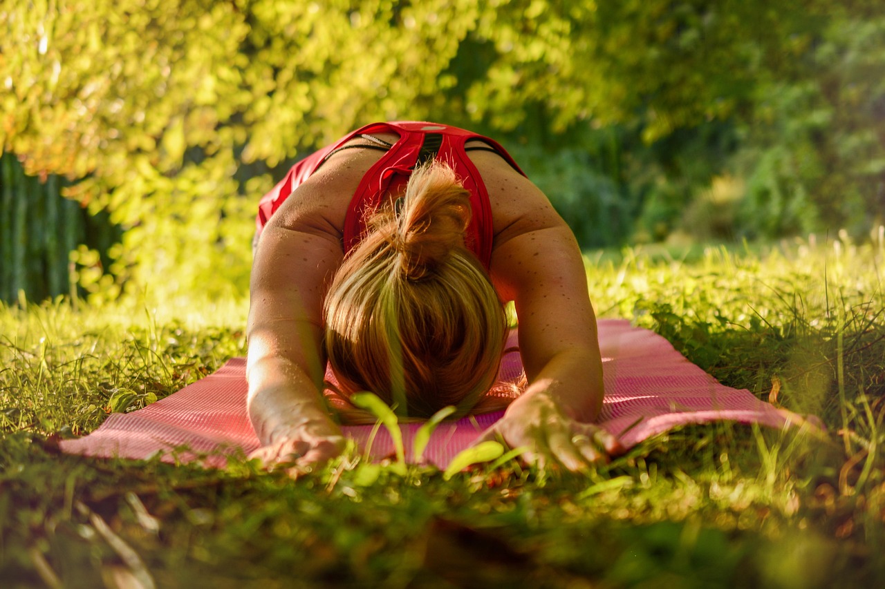 découvrez les bienfaits du yoga pour le corps et l'esprit. pratiquez des postures apaisantes, améliorez votre flexibilité et trouvez l'harmonie intérieure grâce à nos conseils et nos séances adaptées à tous niveaux.