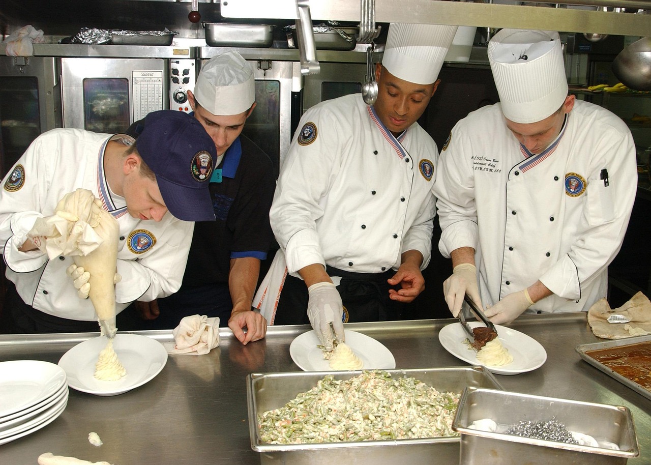 découvrez le tourisme culinaire, une expérience unique qui vous invite à explorer les saveurs authentiques des différentes cultures à travers le monde. de la dégustation de plats traditionnels aux visites de marchés locaux, plongez dans l'univers fascinant de la gastronomie tout en découvrant des destinations incontournables.