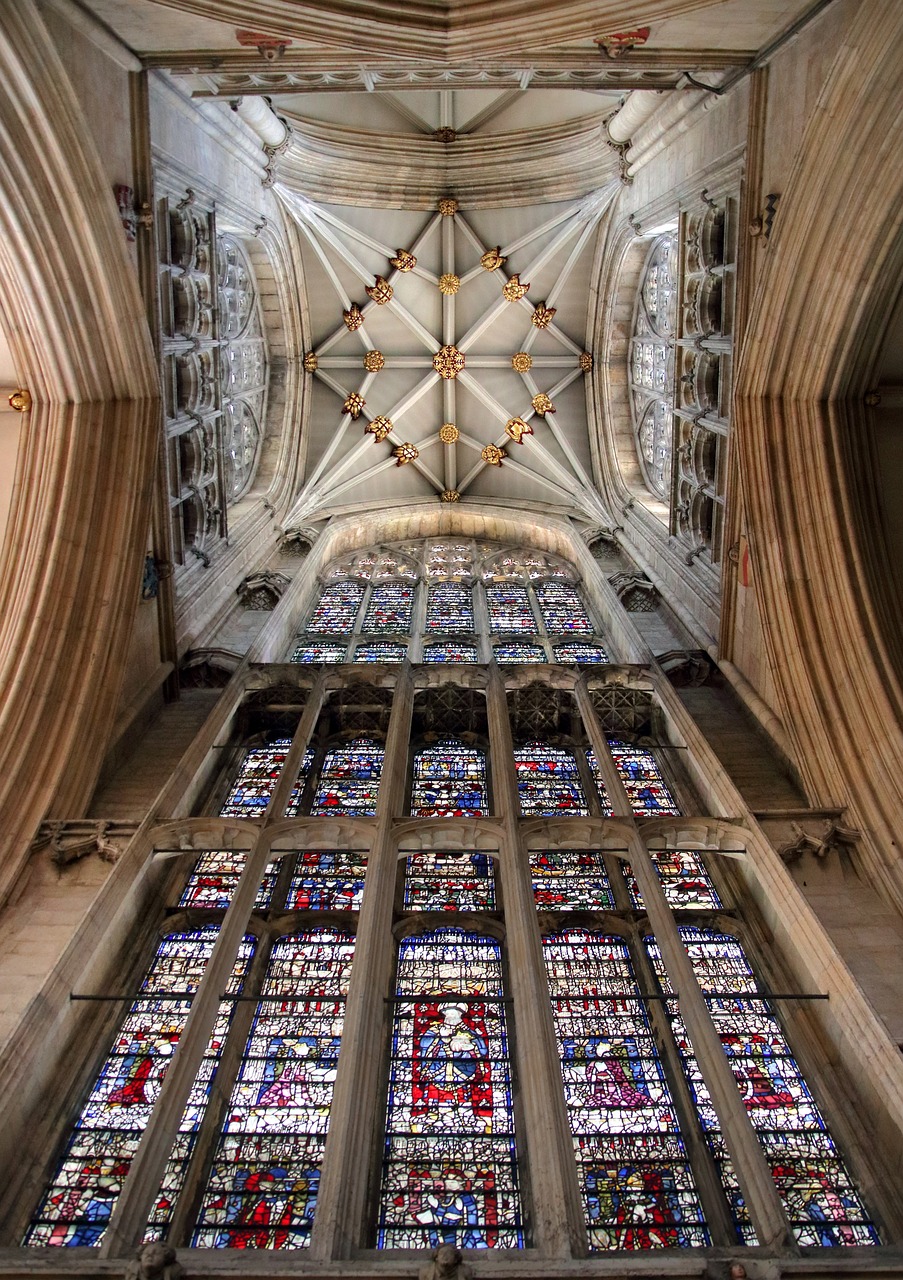 découvrez la majesté des cathédrales à travers le monde. explorez leur histoire, leur architecture impressionnante et leur signification spirituelle, témoins d'un patrimoine culturel inestimable.