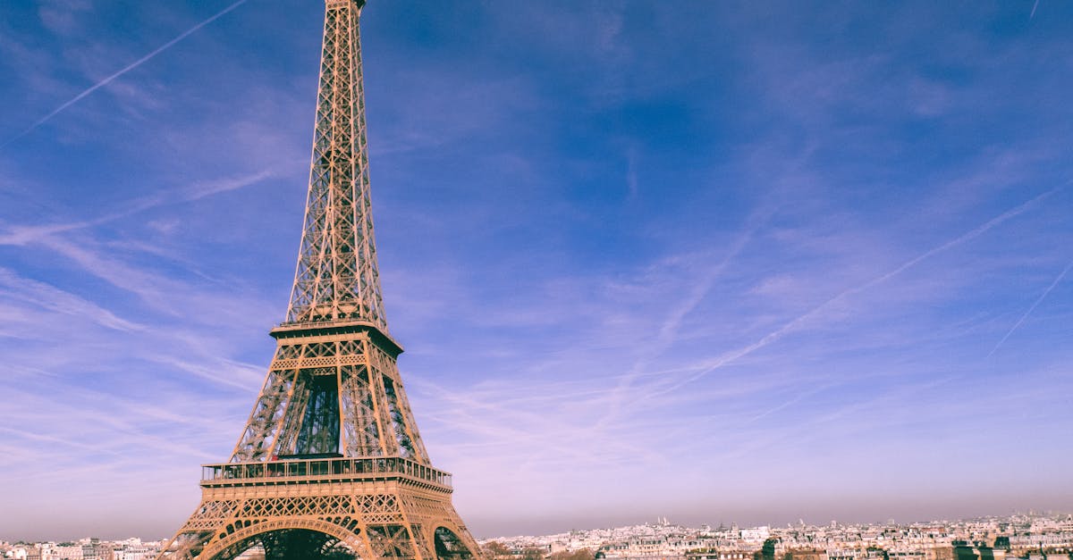 découvrez des visites artistiques uniques qui vous plongeront dans l'univers créatif des artistes. explorez les galeries, musées et espaces d'art contemporain tout en vous inspirant des œuvres emblématiques et des talents émergents.