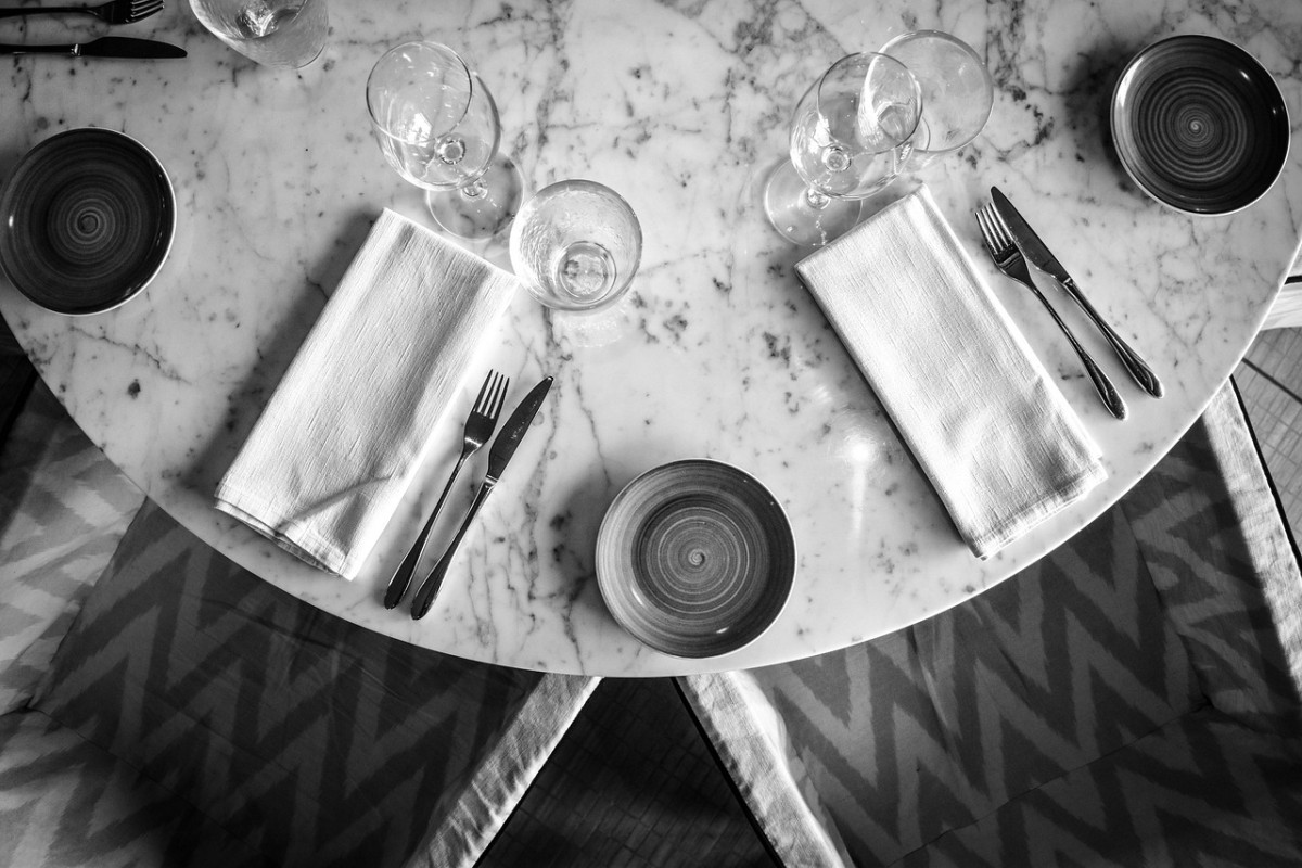 découverte des tables yougoslaves : entre tradition et modernité