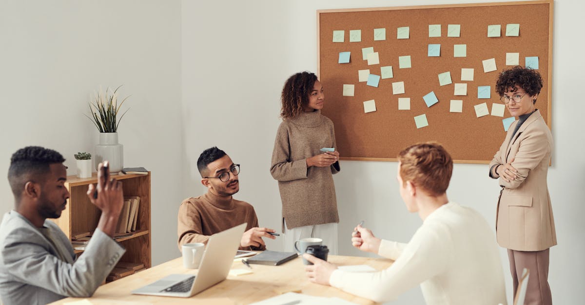 découvrez l'importance cruciale de la collaboration dans le monde professionnel. apprenez comment travailler efficacement en équipe, renforcer la communication et stimuler l'innovation pour atteindre vos objectifs communs.