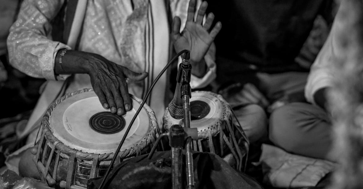 découvrez comment le patrimoine sonore façonne notre culture et notre identité à travers des récits captivants, des archives audio et des témoignages émouvants. explorez l'importance de préserver ces trésors auditifs pour les générations futures.