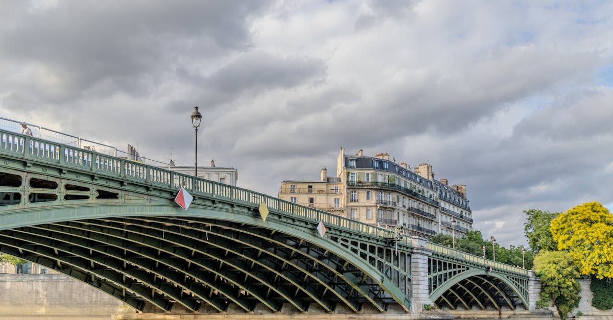 découvrez l'importance du patrimoine culturel, témoin de notre histoire collective et de notre identité. explorez les traditions, les monuments et les pratiques qui façonnent nos sociétés et préservent notre héritage pour les générations futures.