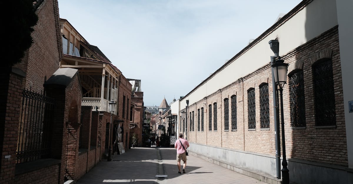 découvrez l'importance du patrimoine culturel, une richesse qui façonne nos identités et préserve notre histoire. plongez dans les traditions, les monuments et les pratiques uniques qui rendent chaque culture exceptionnelle.