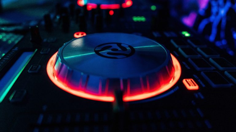 Explorez le festival des voyages sonores et des cultures ancestrales 2024 à Colmar : informations sur les dates, la programmation et la billetterie