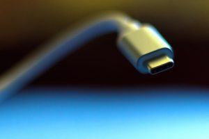 Découvrez l’adaptateur de voyage multifonctionnel qui révolutionnera vos escapades
