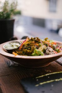 Découverte des meilleures tables abordables à Madrid : guide des restaurants à ne pas manquer
