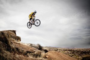 découvrez notre guide complet sur les bicyclettes : conseils d'achat, types de vélos, accessoires indispensables et astuces pour entretenir votre vélo et profiter de chaque balade en toute sécurité.