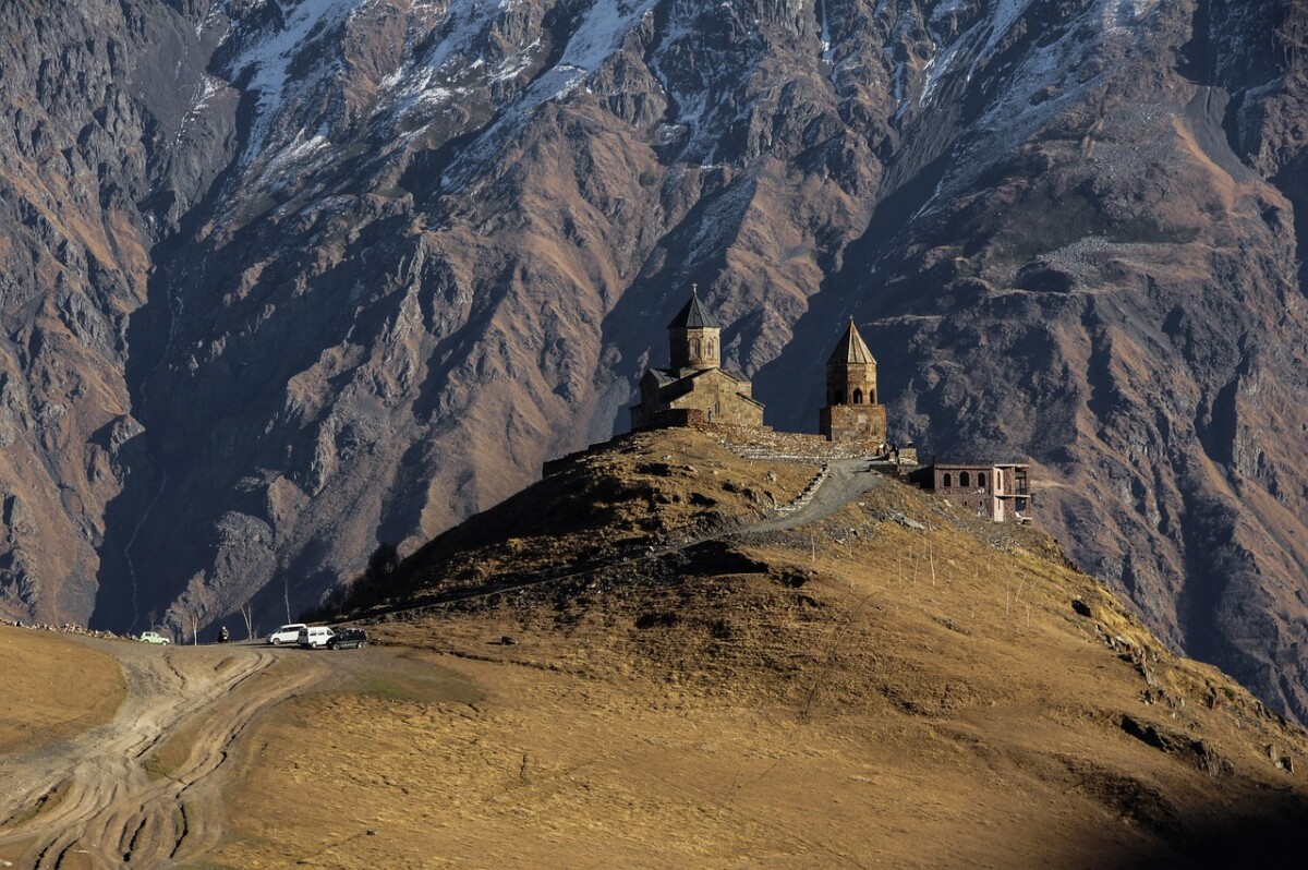 découvrez le tourisme religieux à travers la visite des églises emblématiques, monuments sacrés et trésors architecturaux. explorez l’histoire, la culture et la spiritualité en voyageant vers des sites cultuels uniques.