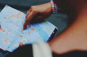 découvrez notre guide de voyage sur les alpes : conseils pratiques, activités incontournables, hébergements et itinéraires pour planifier un séjour inoubliable au cœur des montagnes alpines.