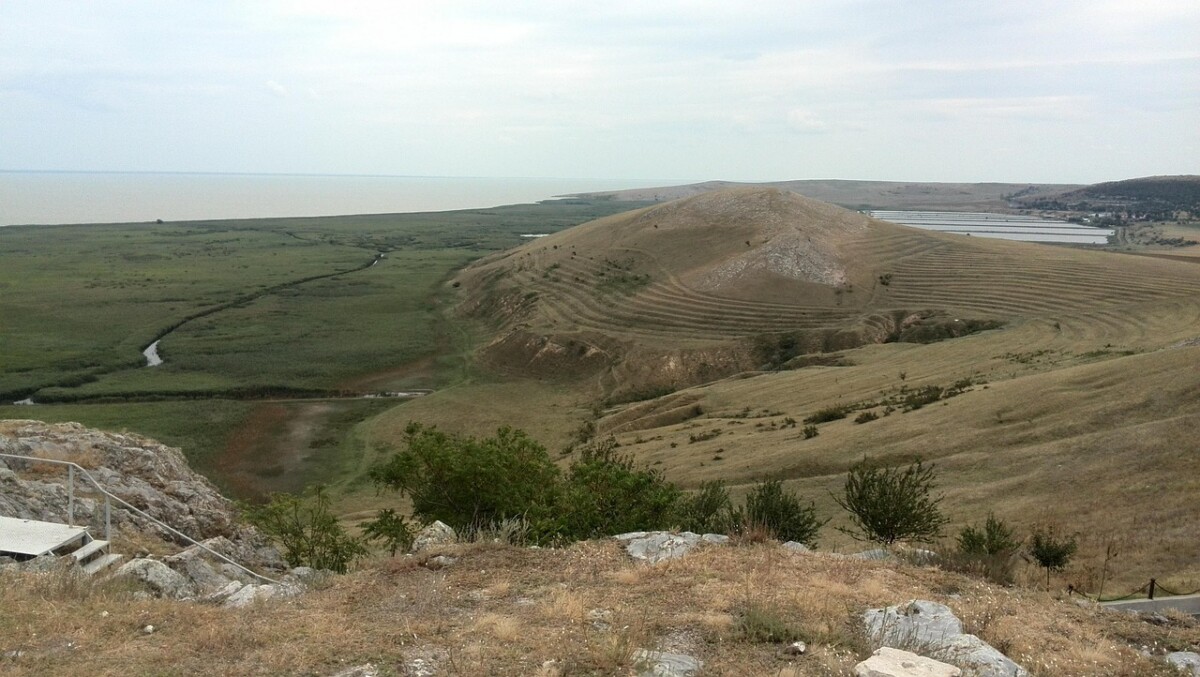 découvrez la dobrogea, une région unique de la roumanie, réputée pour ses paysages variés, sa riche histoire et ses traditions multiculturelles. un lieu idéal pour le tourisme naturel et culturel.