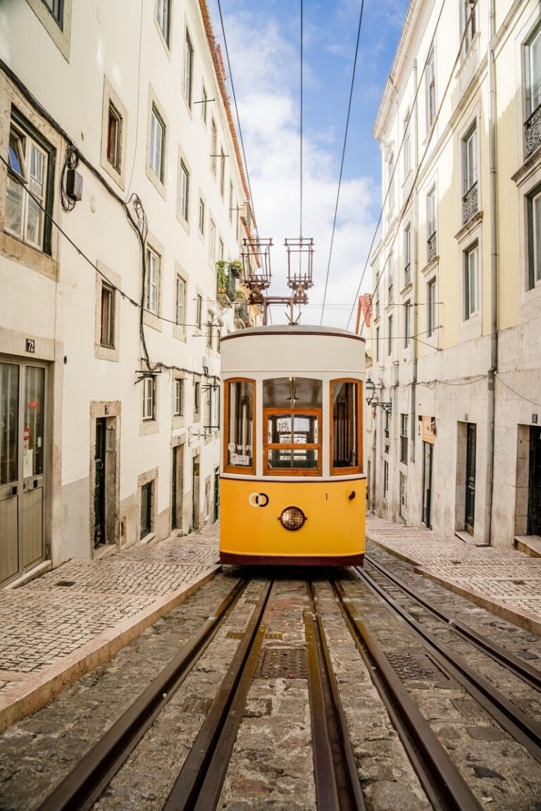 Les comptes Instagram de voyage à suivre absolument en 2023 pour une dose d’inspiration !