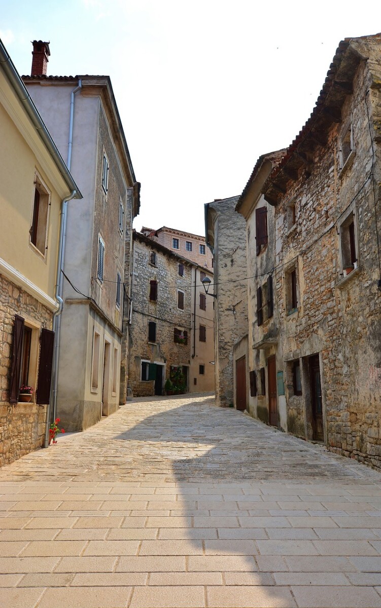 d&eacute;couvrez istria, une r&eacute;gion pittoresque riche en histoire, cultures vari&eacute;es et paysages magnifiques entre mer et montagnes.