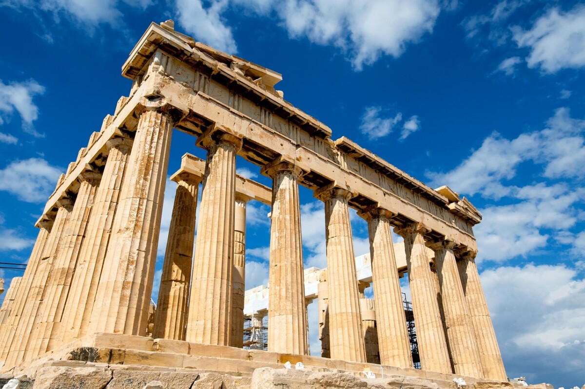 d&eacute;couvrez les incontournables attractions touristiques en france, des monuments historiques aux paysages pittoresques, pour un voyage m&eacute;morable.