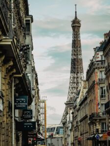 Attractions touristiques incontournables : d&eacute;couvrez les sites phares &agrave; visiter absolument en France