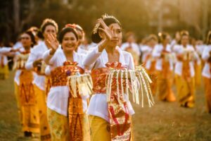 Art traditionnel : histoire, techniques et transmission d&rsquo;un patrimoine vivant